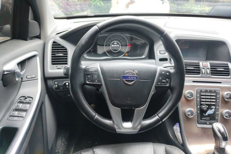 Used Volvo XC60  Steering Wheel