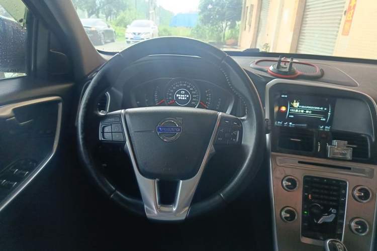 Used Volvo XC60 2017 T5 Smart Upgrade Edition Steering Wheel