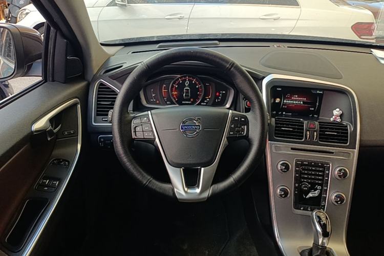 Used Volvo XC60 2017 T5 AWD Smart Upgrade Edition Steering Wheel