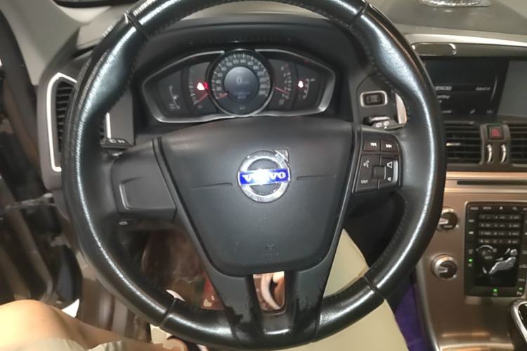 Used Volvo XC60 2017 T5 Smart Upgrade Edition Steering Wheel