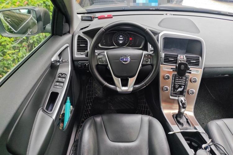 Used Volvo XC60 2017 T5 AWD Smart Upgrade Edition Steering Wheel