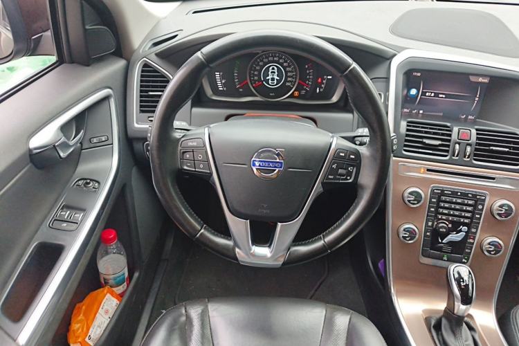 Used Volvo XC60 2017 T5 Smart Upgrade Edition Steering Wheel
