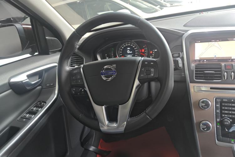 Used Volvo XC60 2017 T5 AWD Smart Upgrade Edition Steering Wheel