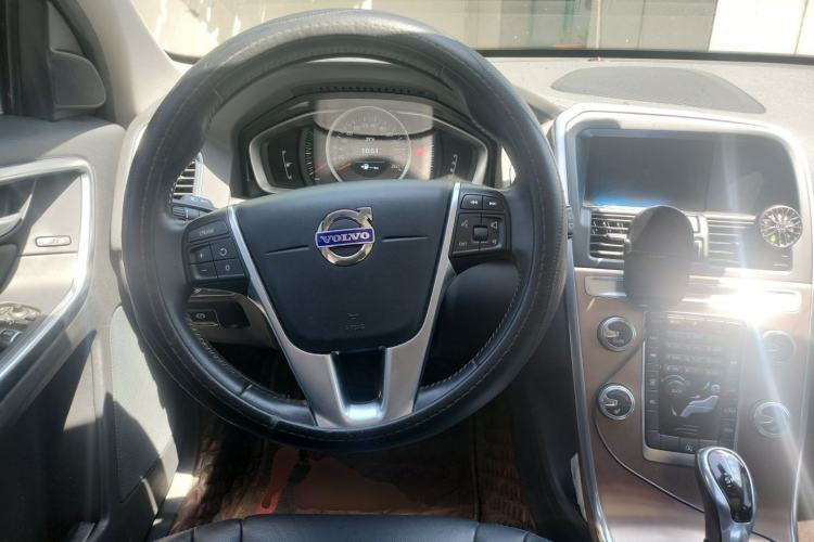Used Volvo XC60 2017 T5 Smart Upgrade Edition Steering Wheel