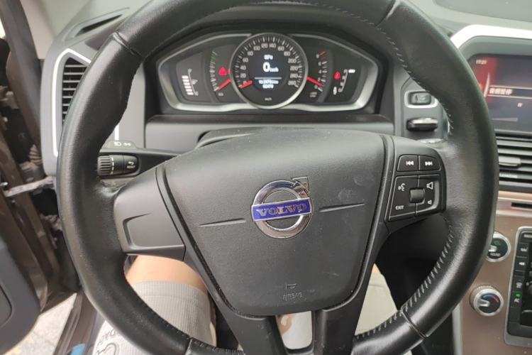 Used Volvo XC60 2017 T5 Smart Upgrade Edition Steering Wheel