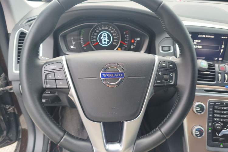 Used Volvo XC60 2017 T5 AWD Smart Upgrade Edition Steering Wheel