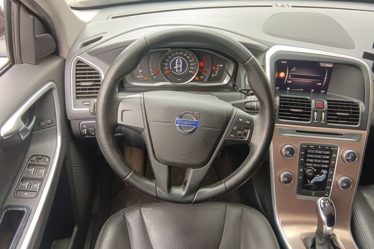 Used Volvo XC60 2017 T5 Smart Upgrade Edition Steering Wheel