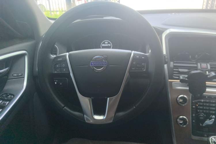 Used Volvo XC60 2017 T5 AWD Smart Upgrade Edition Steering Wheel