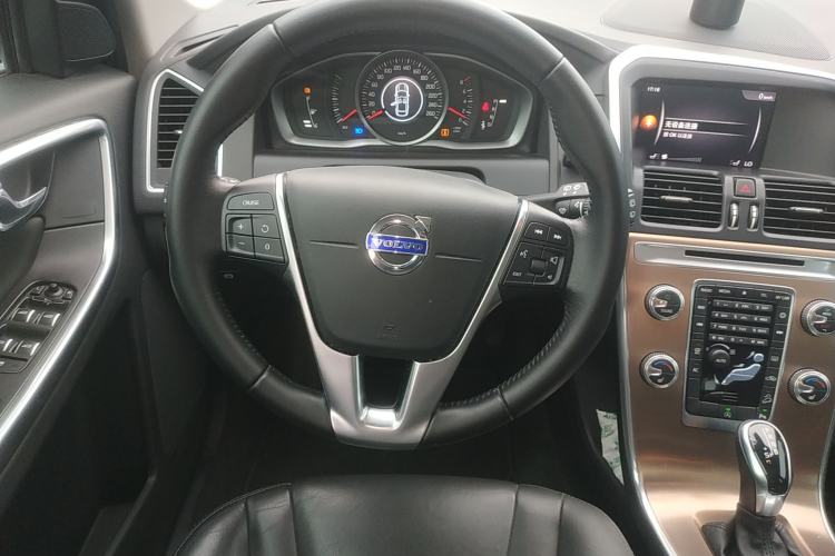 Used Volvo XC60 2017 T5 AWD Smart Upgrade Edition Steering Wheel