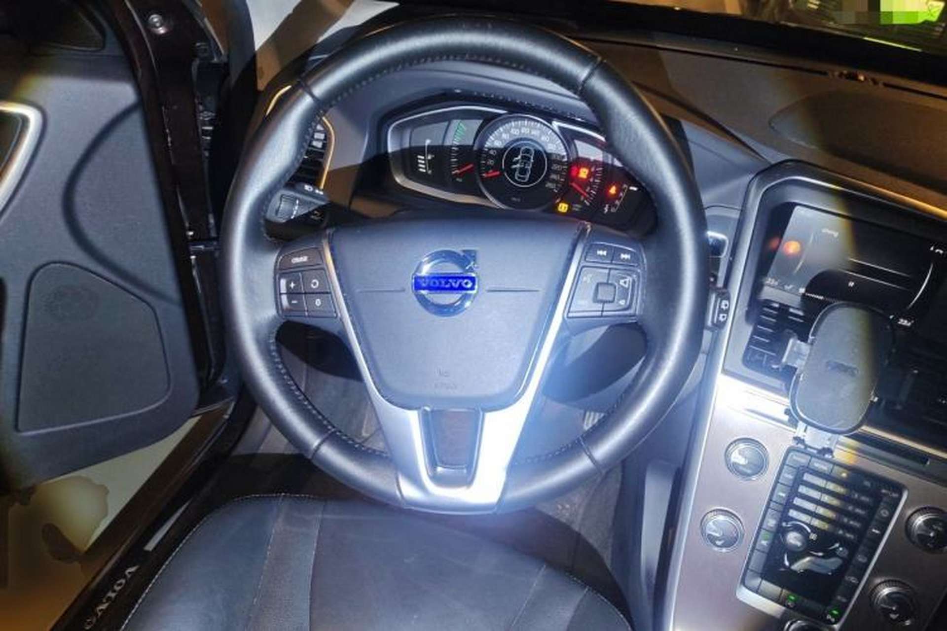 Used Volvo XC60 2017 T5 Smart Upgrade Edition Steering Wheel