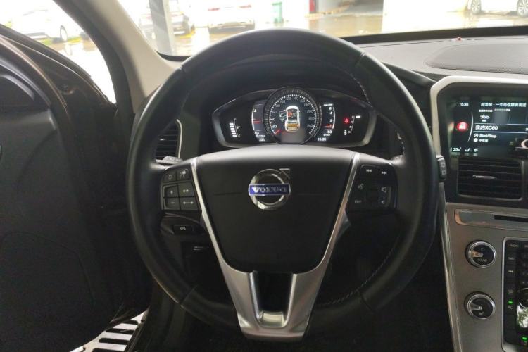 Used Volvo XC60 2017 T5 AWD Smart Range Edition Steering Wheel