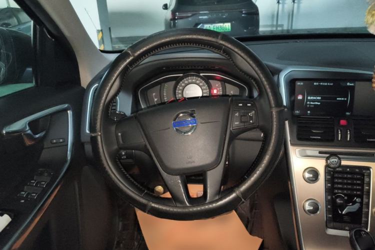Used Volvo XC60 2017 T5 Smart Upgrade Edition Steering Wheel