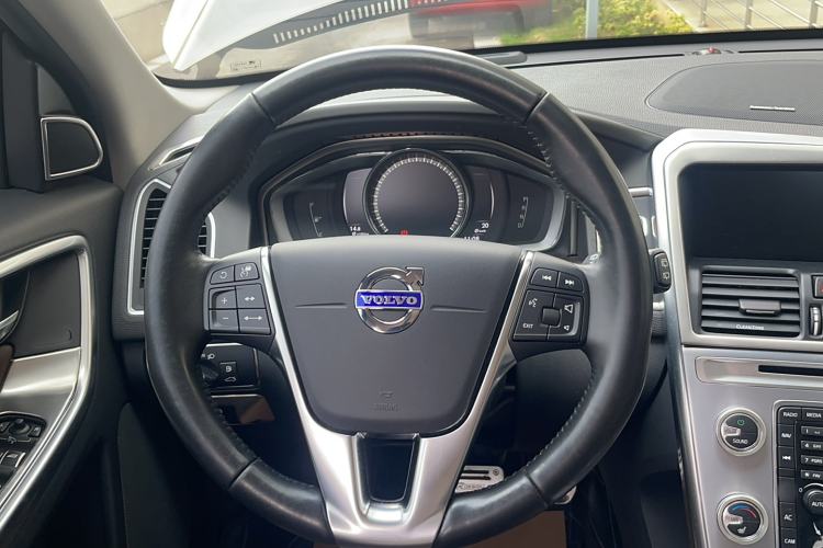 Used Volvo XC60 2017 T5 AWD Smart Upgrade Edition Steering Wheel