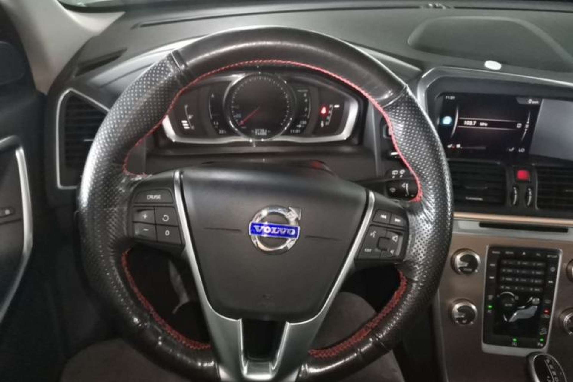 Used Volvo XC60 2017 T5 AWD Smart Upgrade Edition Steering Wheel