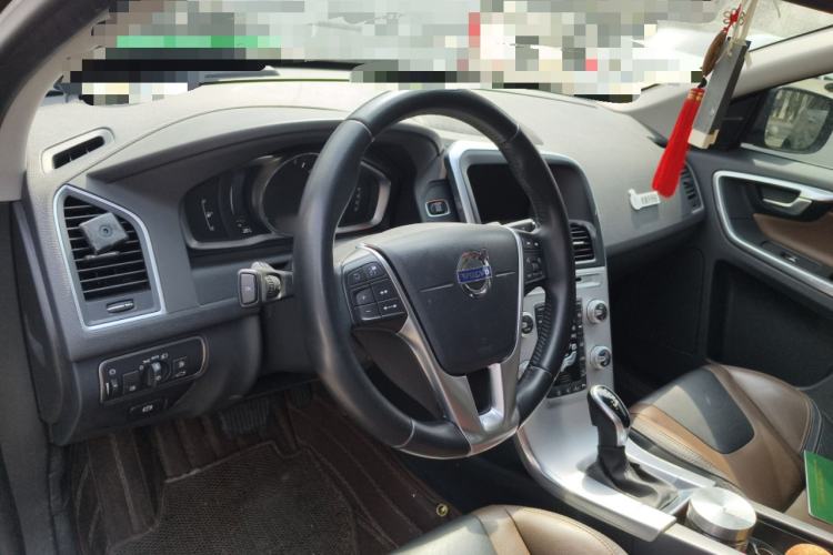 Used Volvo XC60 2017 T5 AWD Smart Range Edition Steering Wheel