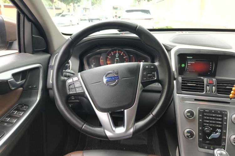 Used Volvo XC60 2017 T5 AWD Smart Range Edition Steering Wheel
