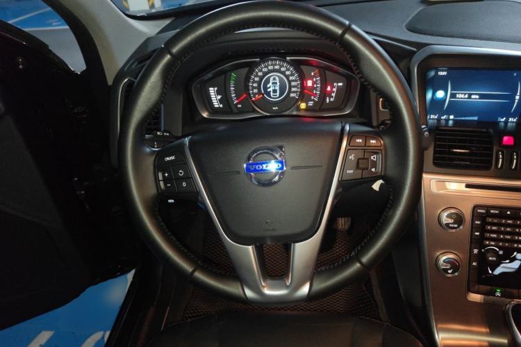 Used Volvo XC60 2017 T5 Smart Upgrade Edition Steering Wheel