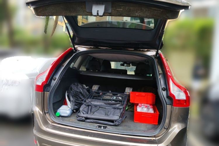 Used Volvo XC60 2017 T5 Smart Upgrade Edition Trunk