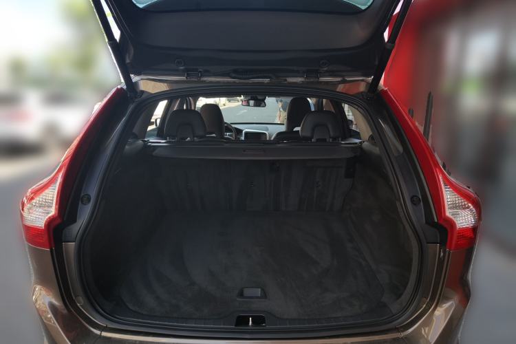 Used Volvo XC60 2017 T5 AWD Smart Upgrade Edition Trunk