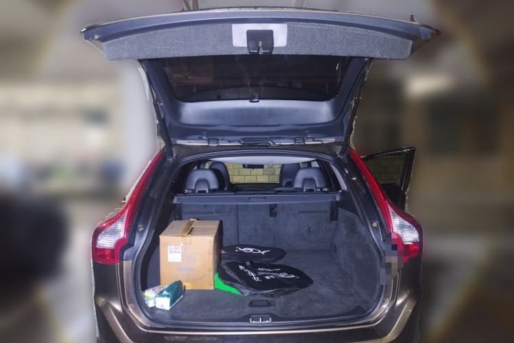 Used Volvo XC60 2017 T5 AWD Smart Upgrade Edition Trunk