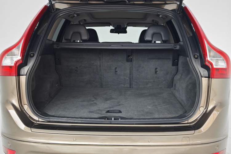 Used Volvo XC60 2017 T5 Smart Upgrade Edition Trunk