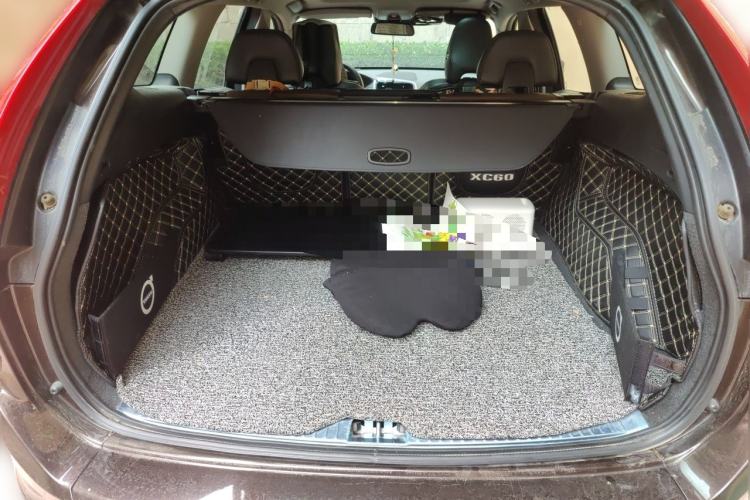 Used Volvo XC60 2017 T5 AWD Smart Range Edition Trunk