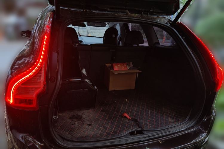 Used Volvo XC60 2017 T5 Smart Upgrade Edition Trunk