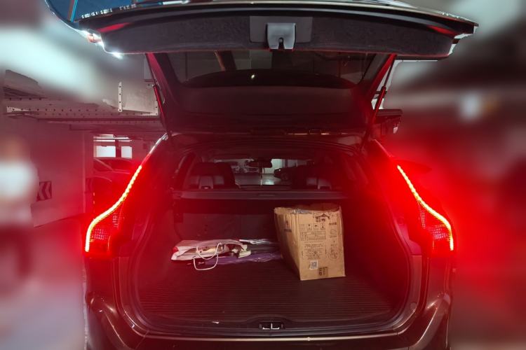 Used Volvo XC60 2017 T5 Smart Upgrade Edition Trunk