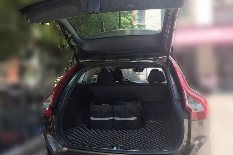 Used Volvo XC60 2017 T5 AWD Smart Upgrade Edition Trunk
