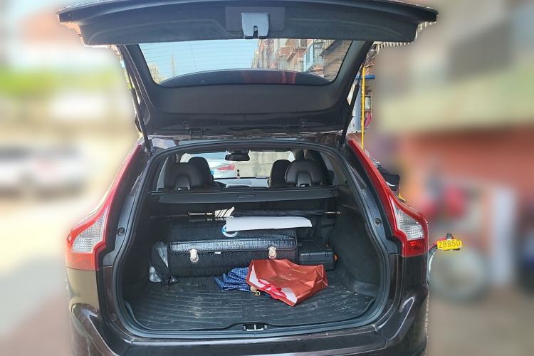 Used Volvo XC60 2017 T5 AWD Smart Upgrade Model Trunk