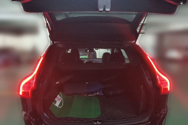 Used Volvo XC60 2017 T5 Smart Upgrade Edition Trunk