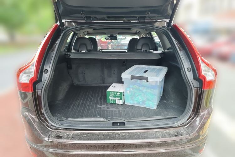 Used Volvo XC60 2017 T5 Smart Upgrade Edition Trunk