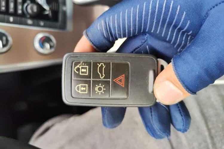 Used Volvo XC60 2017 T5 Smart Upgrade Edition Vehicle Key
