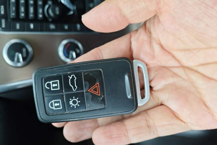 Used Volvo XC60 2017 T5 Smart Upgrade Edition Vehicle Key