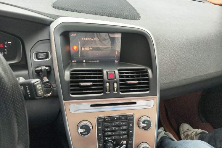 Used Volvo XC60 2017 T5 Smart Upgrade Edition Audio And AC Panel