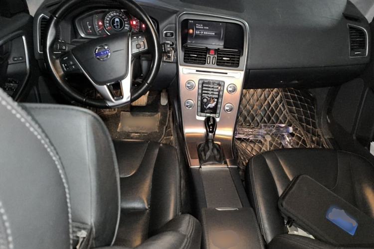 Used Volvo XC60 2017 T5 Smart Upgrade Edition Center Console