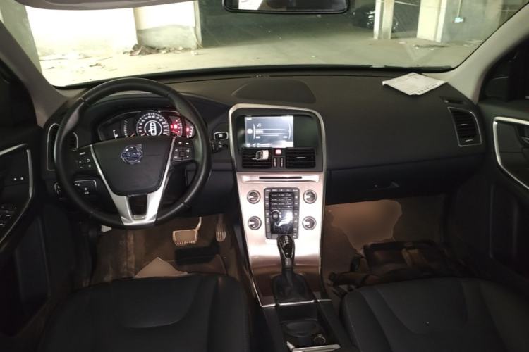 Used Volvo XC60 2017 T5 Smart Upgrade Edition Center Console