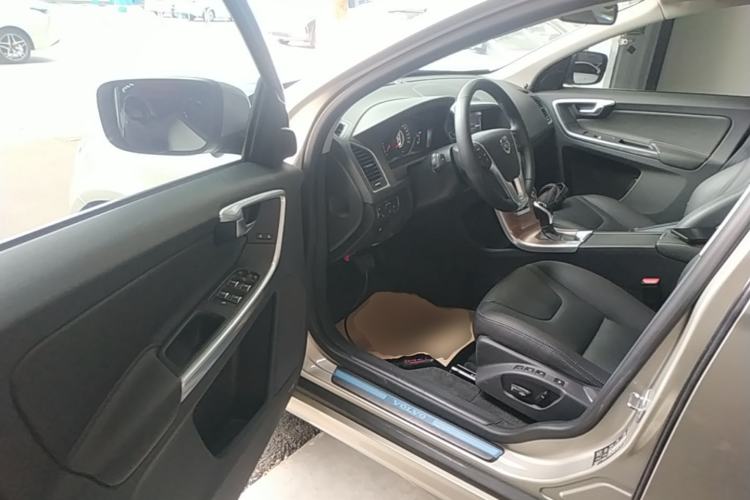 Used Volvo XC60 2017 T5 Smart Upgrade Edition Driver Seat