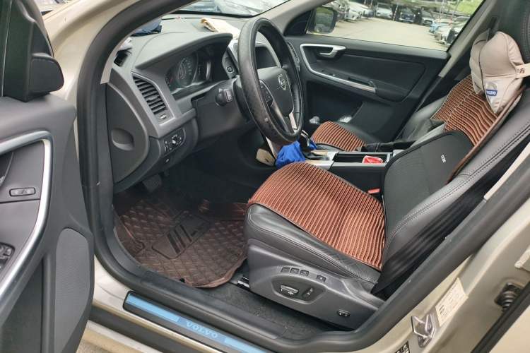 Used Volvo XC60 2017 T5 Smart Upgrade Edition Driver Seat