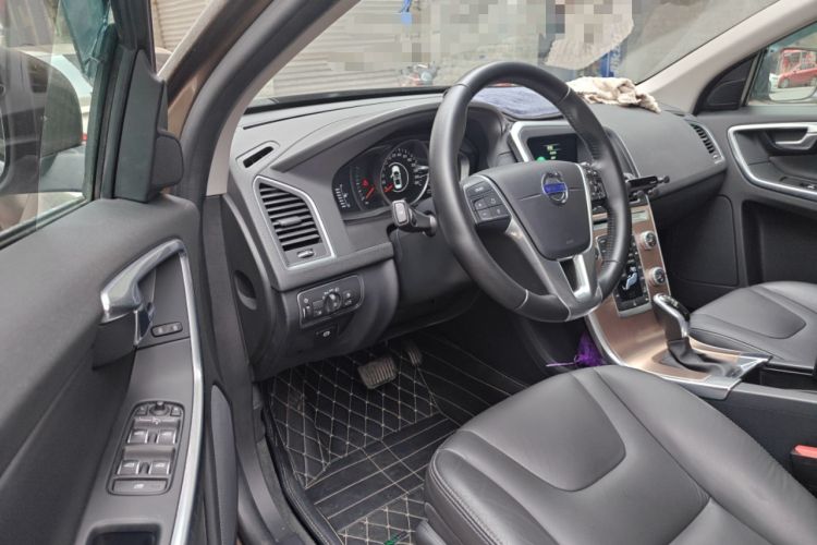 Used Volvo XC60 2017 T5 AWD Smart Upgrade Model Driver Seat