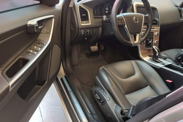 Used Volvo XC60 2017 T5 Smart Upgrade Edition Driver Seat