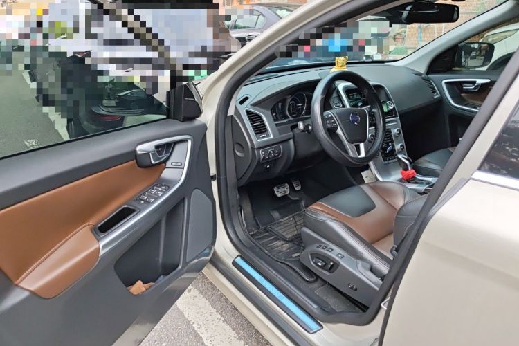Used Volvo XC60 2017 T5 AWD Smart Range Edition Driver Seat