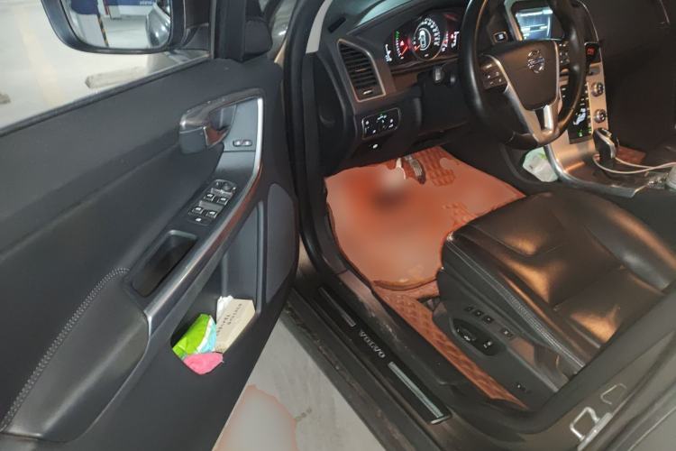 Used Volvo XC60 2017 T5 AWD Smart Upgrade Model Driver Seat