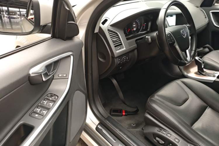 Used Volvo XC60 2017 T5 AWD Smart Upgrade Edition Driver Seat