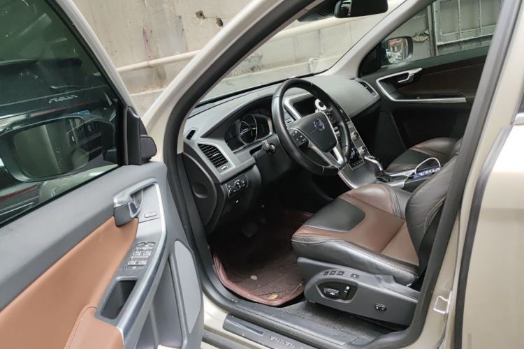Used Volvo XC60 2017 T5 AWD Smart Range Edition Driver Seat