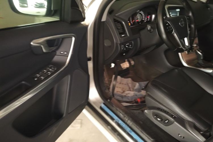 Used Volvo XC60 2017 T5 Smart Upgrade Edition Driver Seat