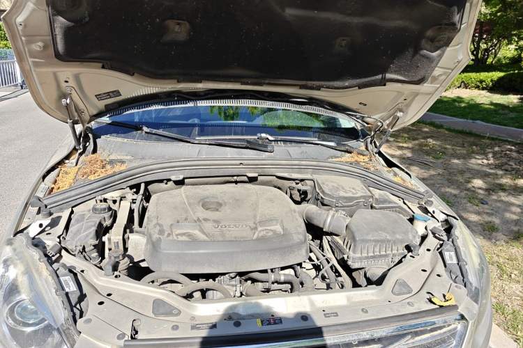 Used Volvo XC60 2017 T5 AWD Smart Range Edition Engine Bay