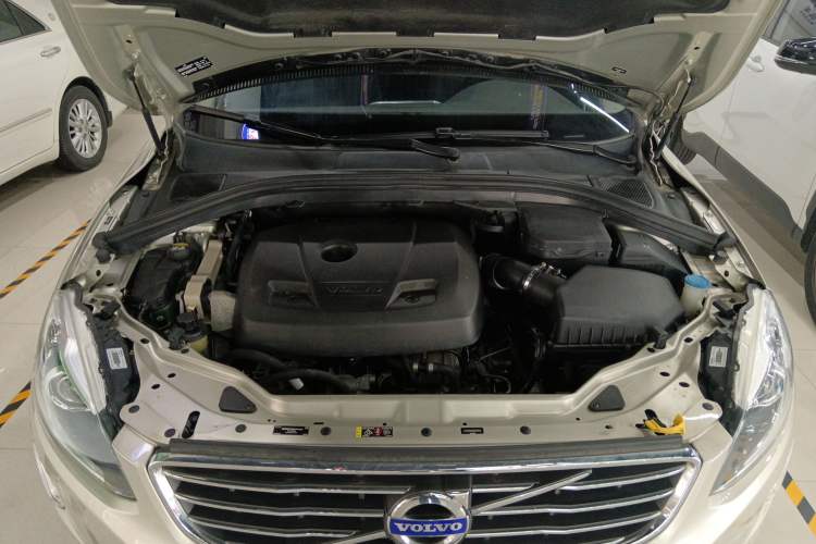 Used Volvo XC60 2017 T5 AWD Smart Upgrade Model Engine Bay