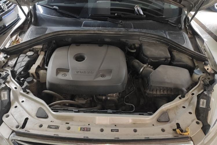 Used Volvo XC60 2017 T5 AWD Smart Upgrade Model Engine Bay