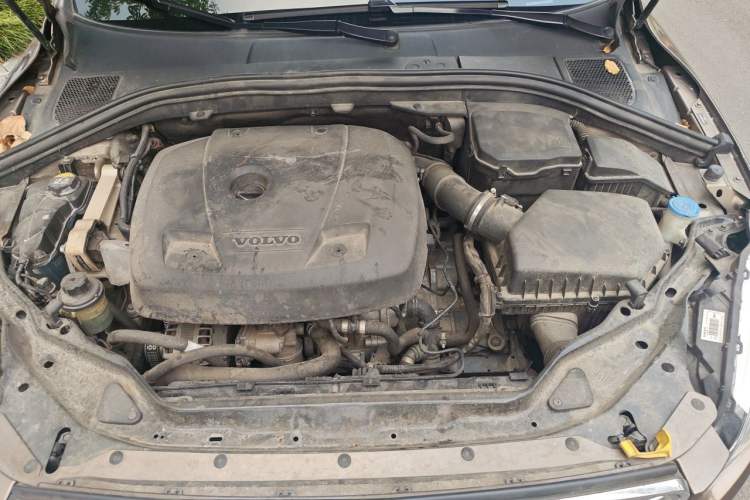 Used Volvo XC60 2017 T5 Smart Upgrade Edition Engine Bay